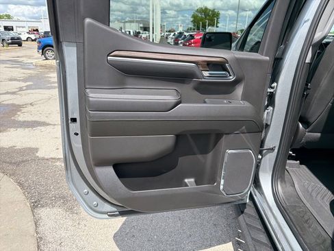 Used 2024 Chevrolet Silverado 1500 LT Trail Boss AWD/4WD image 19