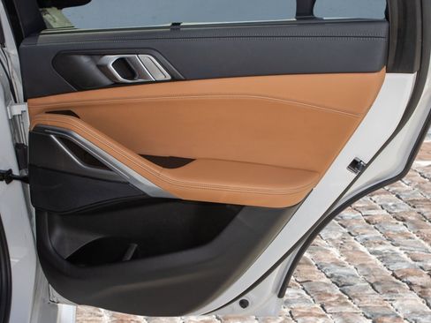 Used 2023 BMW X6 xDrive40i w/ M Sport Package image 19