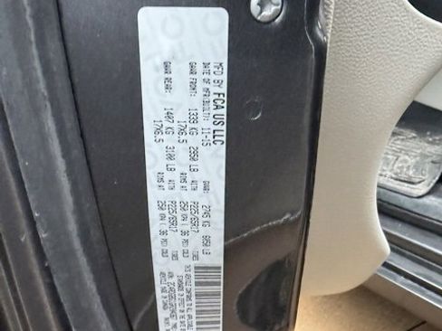 Used 2016 Dodge Grand Caravan SE image 4