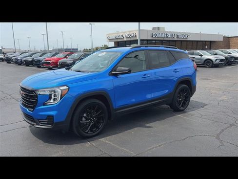 Certified 2024 GMC Terrain SLE w/ Driver Convenience Package AWD/4WD image 4