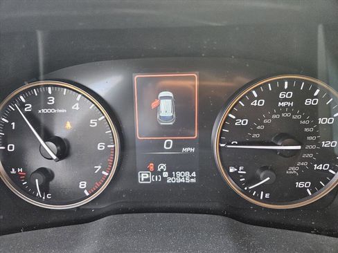 Used 2024 Subaru Crosstrek 2.5i Wilderness w/ Crosstrek Mirror Package image 9