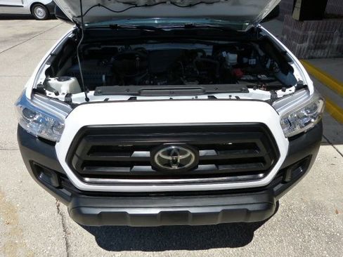 Used 2022 Toyota Tacoma SR image 9