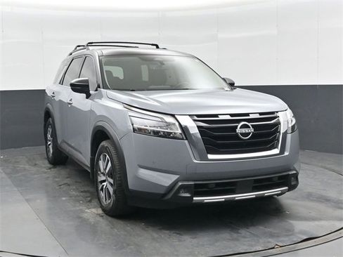 Used 2023 Nissan Pathfinder SL w/ Lighting Package (N92) image 10