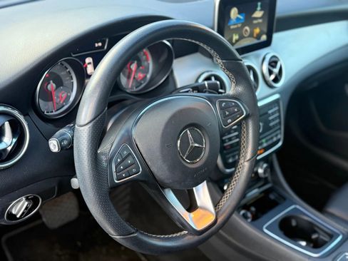 Used 2017 Mercedes-Benz GLA 250 4MATIC image 10