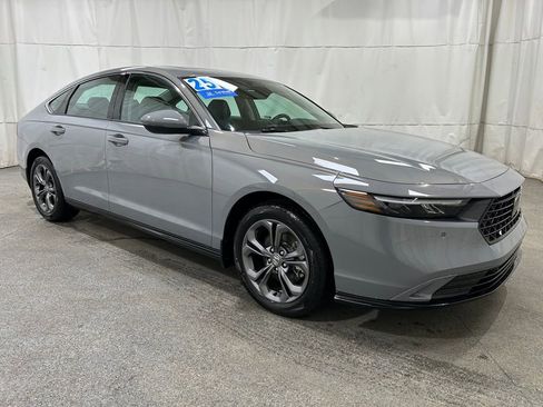 Used 2025 Honda Accord EX-L image 2