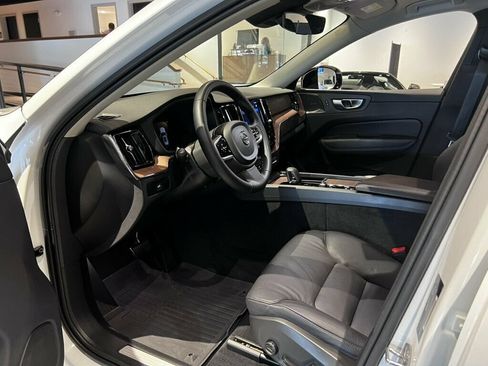 Used 2024 Volvo XC60 B5 Plus w/ Protection Package Premier AWD/4WD image 11