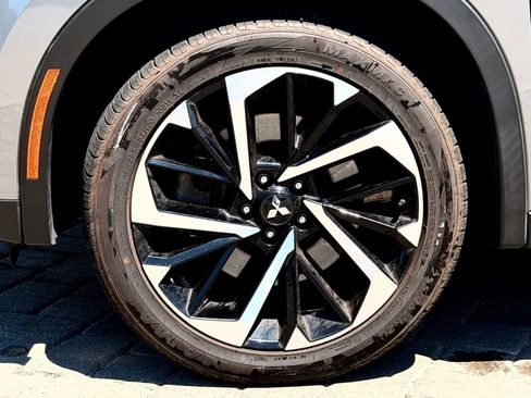 Used 2024 Mitsubishi Outlander SE AWD/4WD image 13