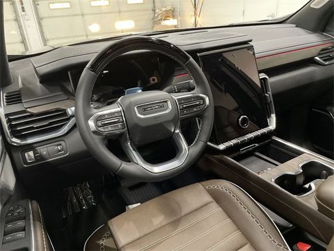 Certified 2026 GMC Acadia Denali Ultimate w/ LPO, Floor Liner Package image 20