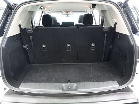 Used 2025 Nissan Pathfinder SV AWD/4WD image 16