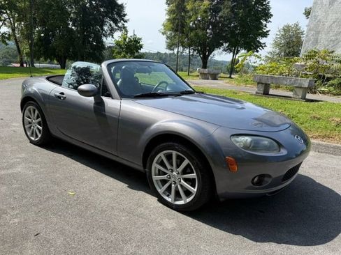 Used 2007 MAZDA MX-5 Miata Grand Touring w/ Premium Pkg RWD image 3