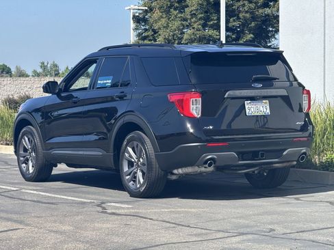 Used 2022 Ford Explorer XLT w/ Equipment Group 202A image 40