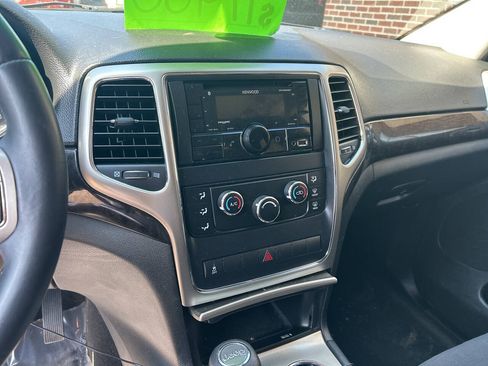 Used 2012 Jeep Grand Cherokee Laredo AWD/4WD image 9