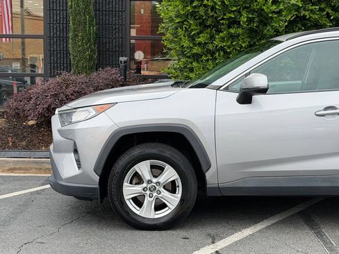 Used 2020 Toyota RAV4 XLE AWD/4WD image 10
