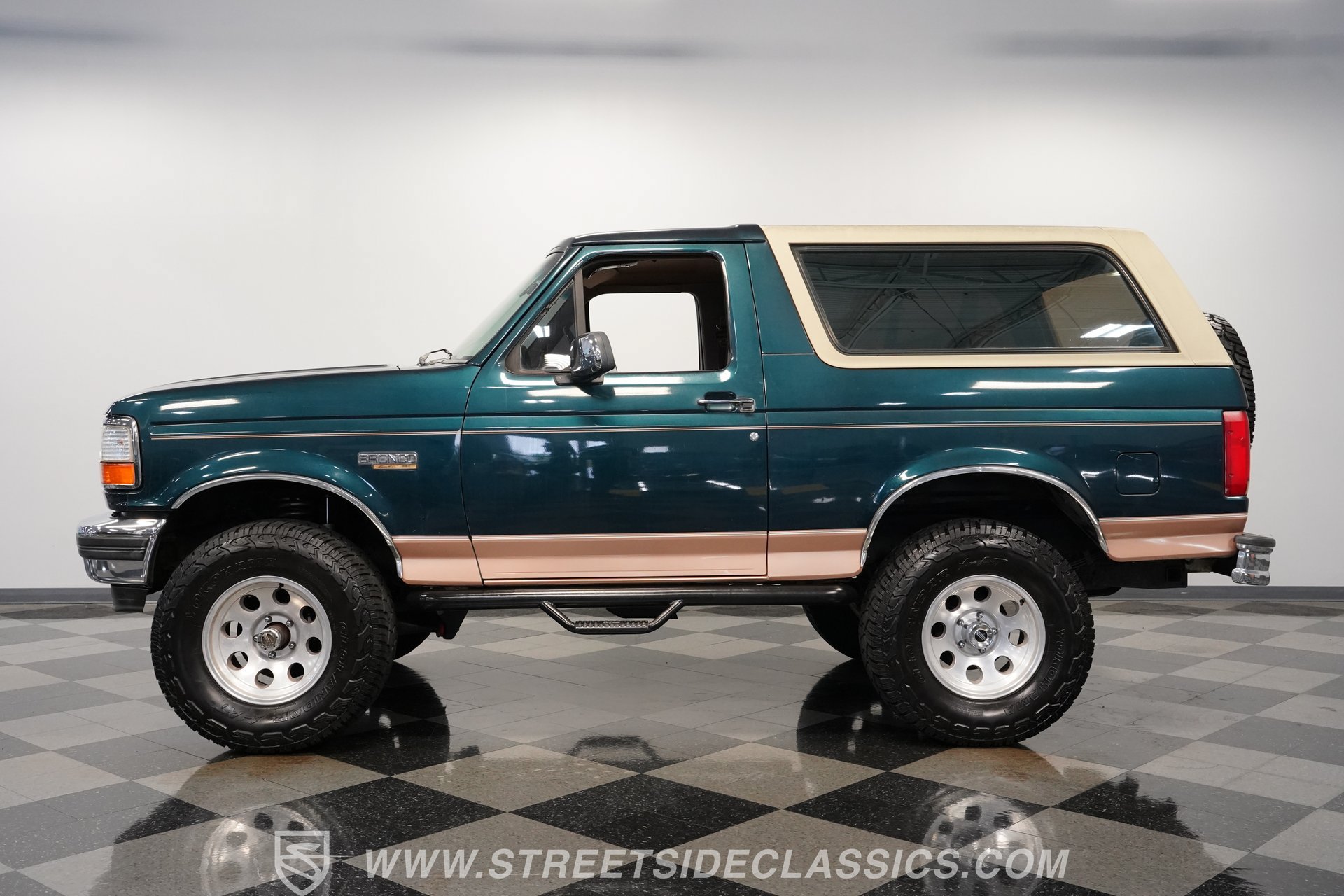 Used 1995 Ford Bronco Eddie Bauer AWD/4WD image 2