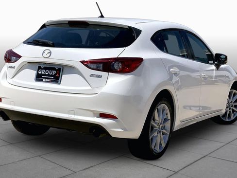 Used 2017 MAZDA MAZDA3 Touring FWD image 11