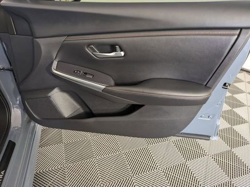 Used 2024 Nissan Sentra SR FWD image 31
