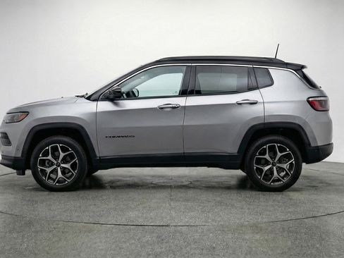Used 2025 Jeep Compass Limited image 5