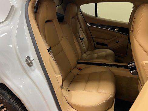 Used 2013 Porsche Panamera 4 image 32