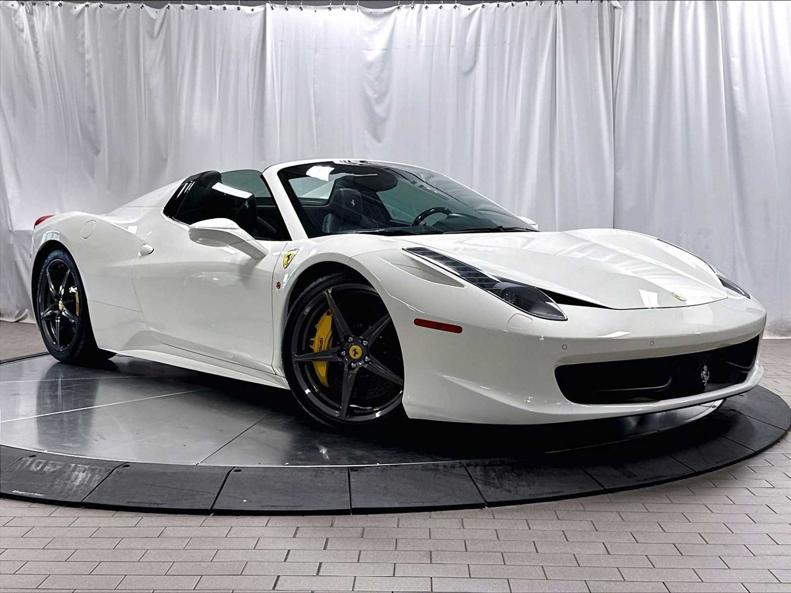 Used 2015 Ferrari 458 Spider RWD image 11