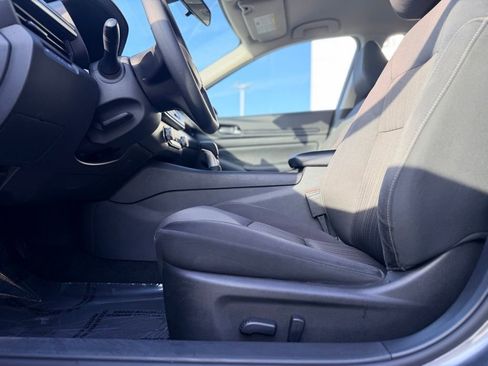 Used 2024 Nissan Altima 2.5 SV image 10