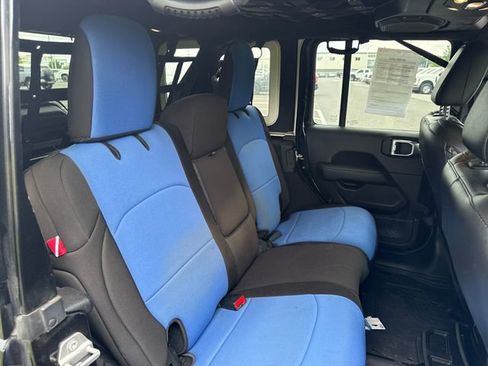 Used 2019 Jeep Wrangler Unlimited Sahara w/ Quick Order Package 24M Moab AWD/4WD image 14