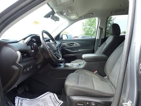 Used 2019 Chevrolet Traverse LT FWD image 8