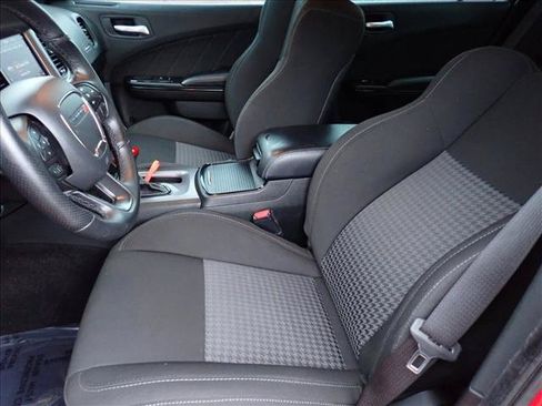 Used 2022 Dodge Charger R/T w/ Blacktop Package RWD image 9