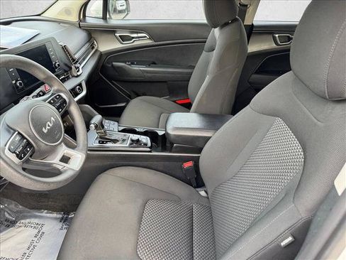 Used 2024 Kia Sportage LX AWD/4WD image 10