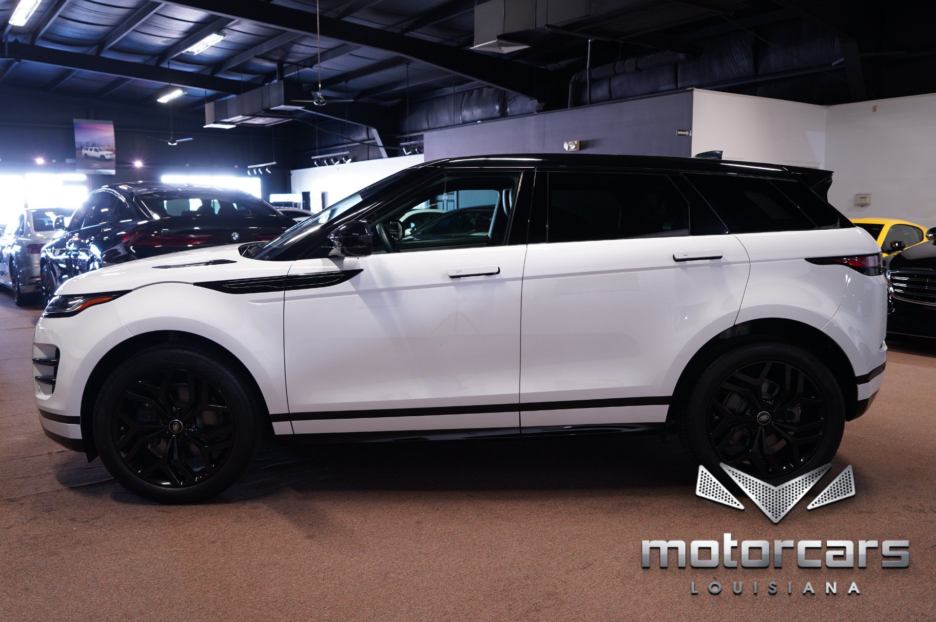 Used 2023 Land Rover Range Rover Evoque R-Dynamic S AWD/4WD image 4