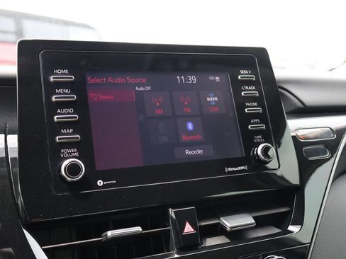Used 2021 Toyota Camry SE FWD image 33