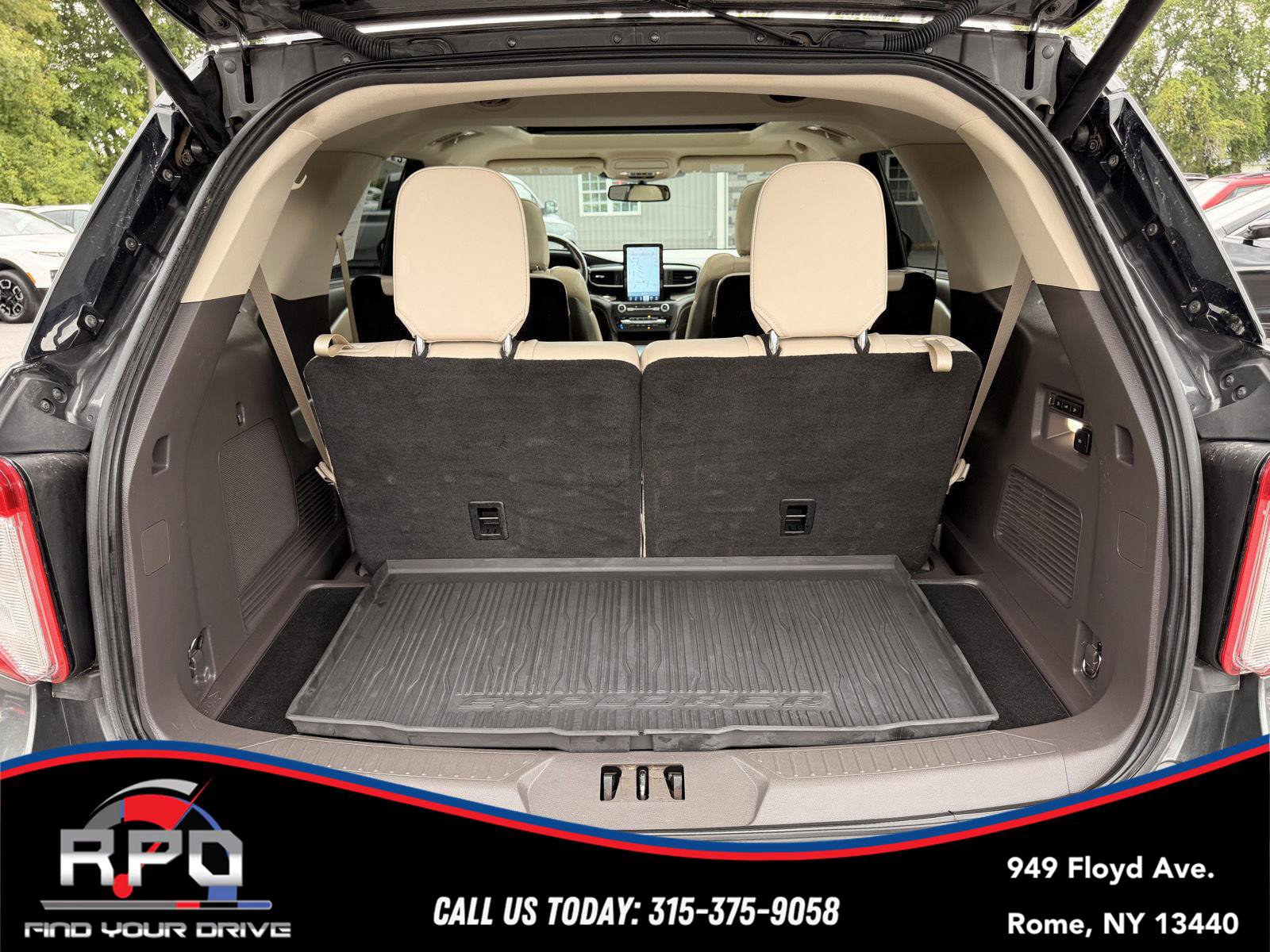 Used 2020 Ford Explorer Platinum w/ Premium Technology Package AWD/4WD image 29
