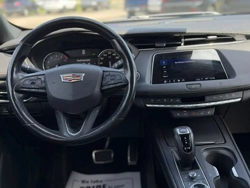 Used 2019 Cadillac XT4 Sport w/ Cold Weather Package FWD image 12