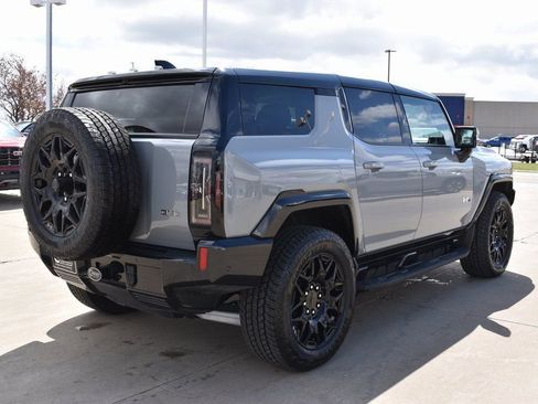 New 2025 GMC Hummer EV 2X w/ LPO, Illumination Package image 7