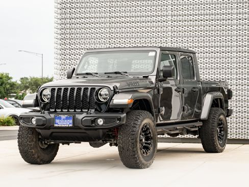 Used 2022 Jeep Gladiator Sport AWD/4WD image 7