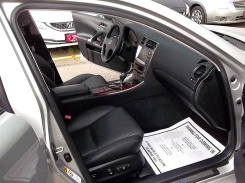 Used 2006 Lexus IS 350 RWD image 9