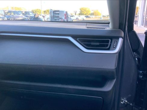 Used 2022 Toyota RAV4 XLE image 20