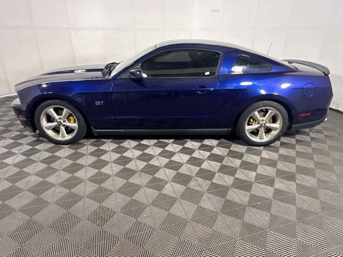 Used 2010 Ford Mustang GT RWD image 6
