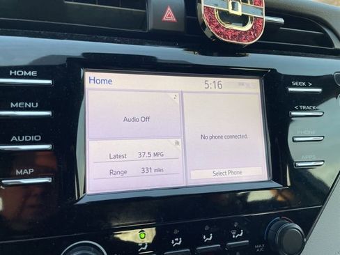 Used 2019 Toyota Camry L image 8