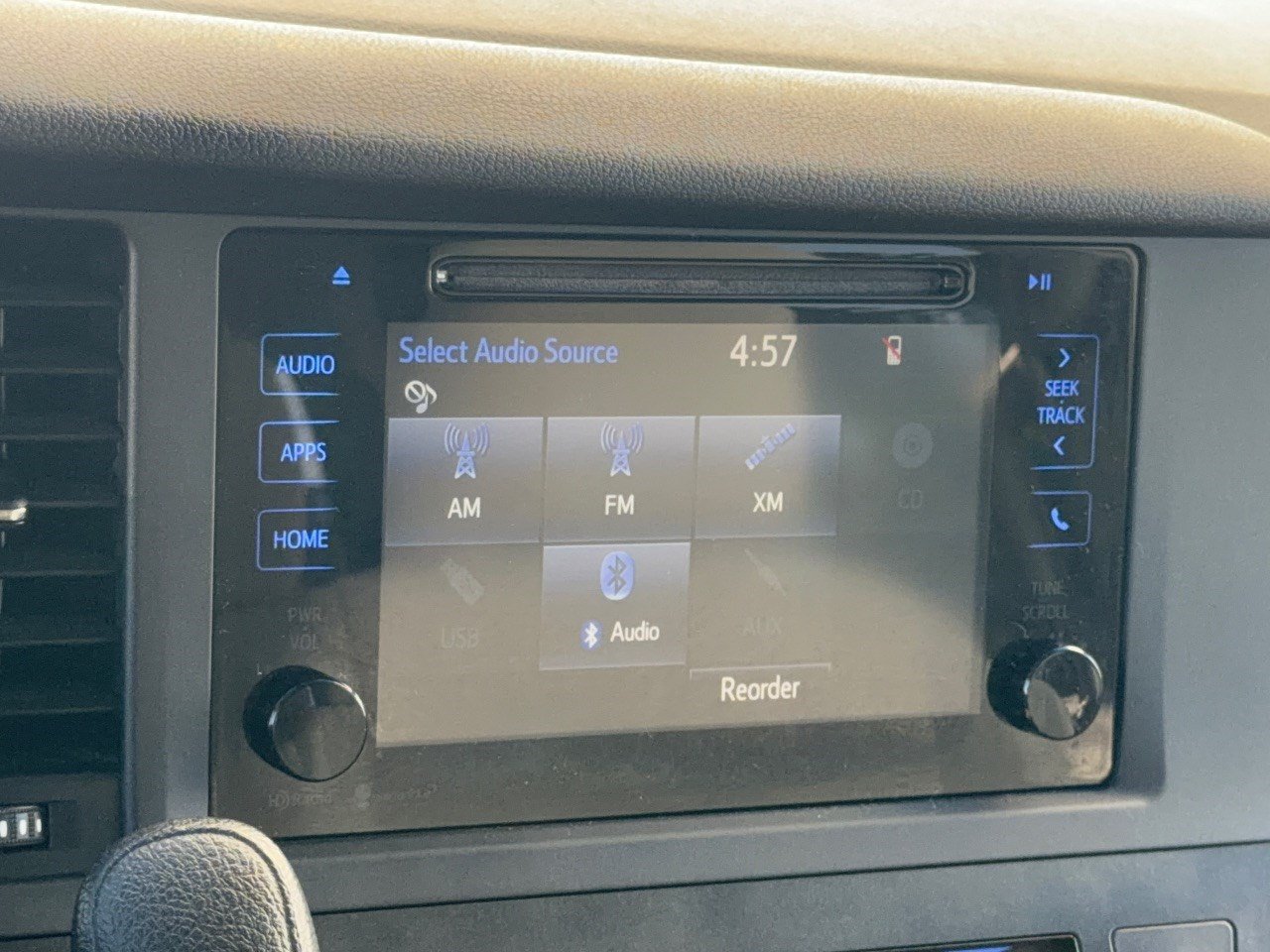 Used 2015 Toyota Sienna LE FWD image 23
