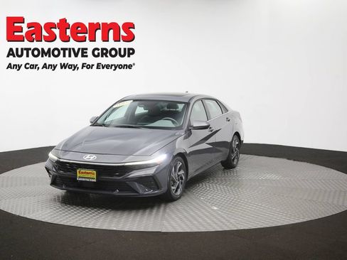 Used 2025 Hyundai Elantra SEL FWD image 56