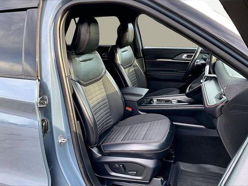 Certified 2025 Ford Explorer ST-Line image 7