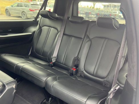 Used 2023 Jeep Grand Wagoneer L Series II image 22