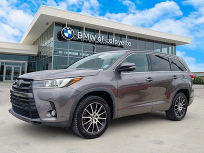Used 2017 Toyota Highlander SE