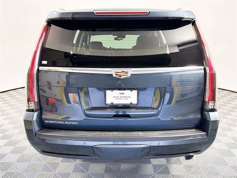 Used 2020 Cadillac Escalade Luxury image 22