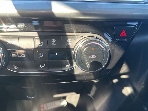 Used 2025 Chevrolet Trax LT w/ Driver Confidence Package image 17