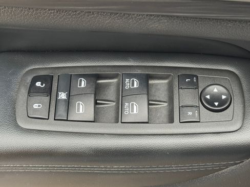 Used 2022 Jeep Grand Cherokee Laredo X AWD/4WD image 17