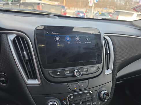 Used 2024 Chevrolet Malibu LT image 29