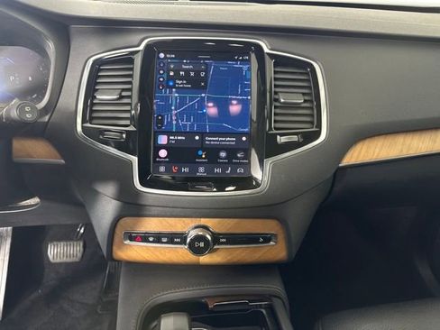 Used 2023 Volvo XC90 B6 Plus image 30