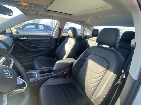 Used 2024 Volkswagen Jetta SEL image 13