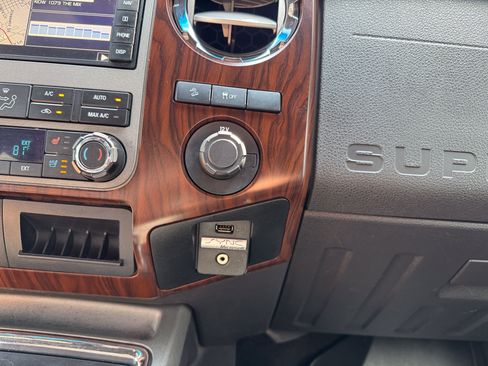 Used 2012 Ford F350 Lariat w/ Lariat Ultimate Pkg AWD/4WD image 21